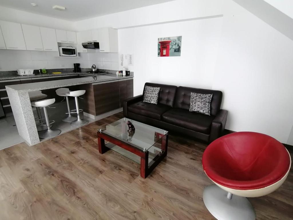 Miraflores 1Bed Duplex room 1