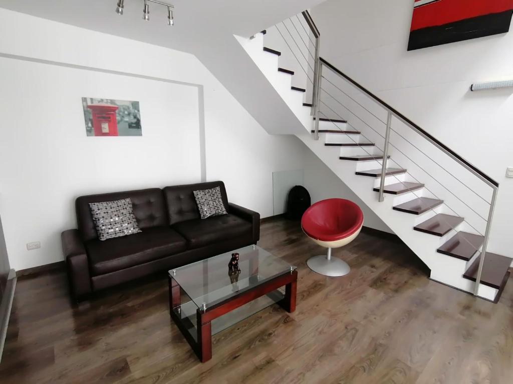 Miraflores 1Bed Duplex room 3