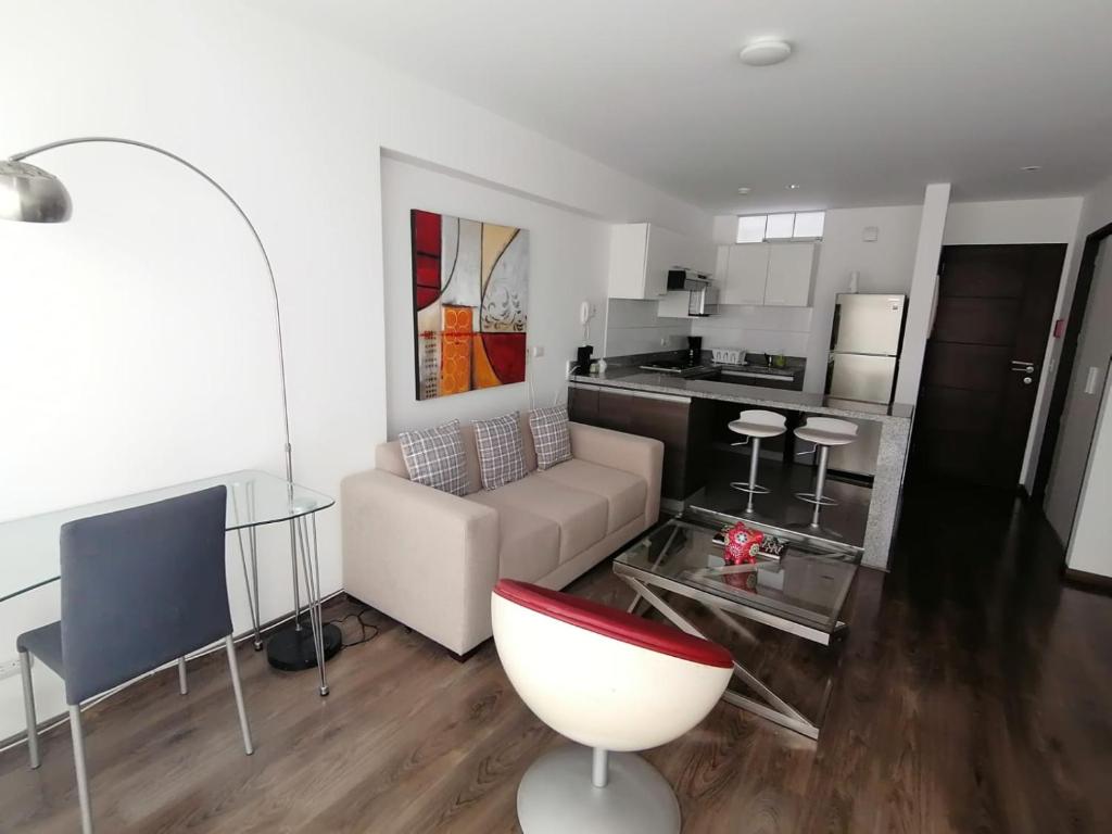 Miraflores 1Bed Duplex room 6