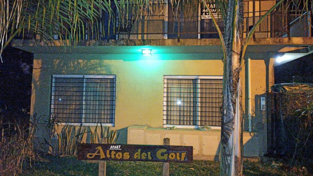 Apart Altos del Golf room 2
