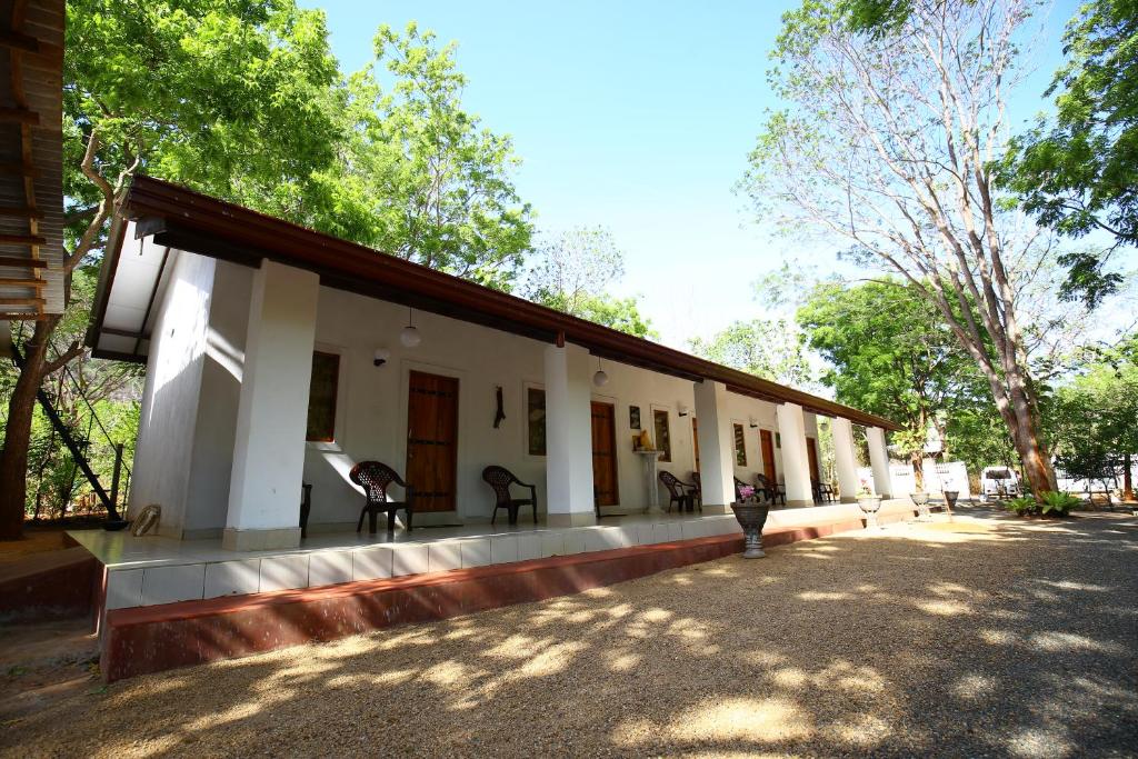 Amadi Rest room 6