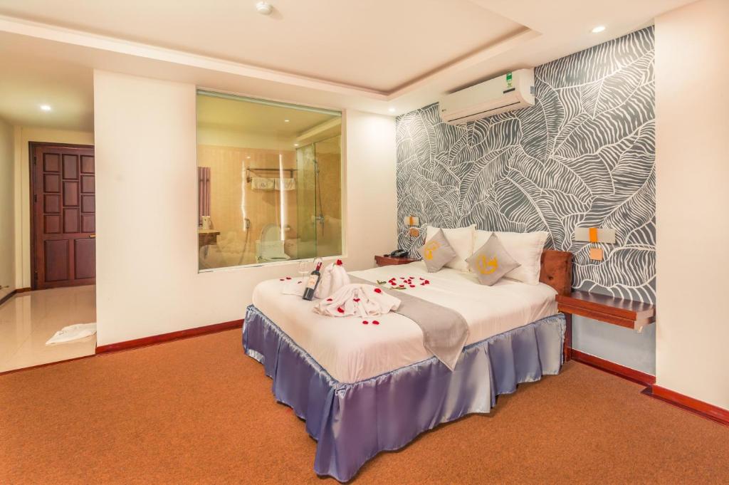 Amona Hotel room 4