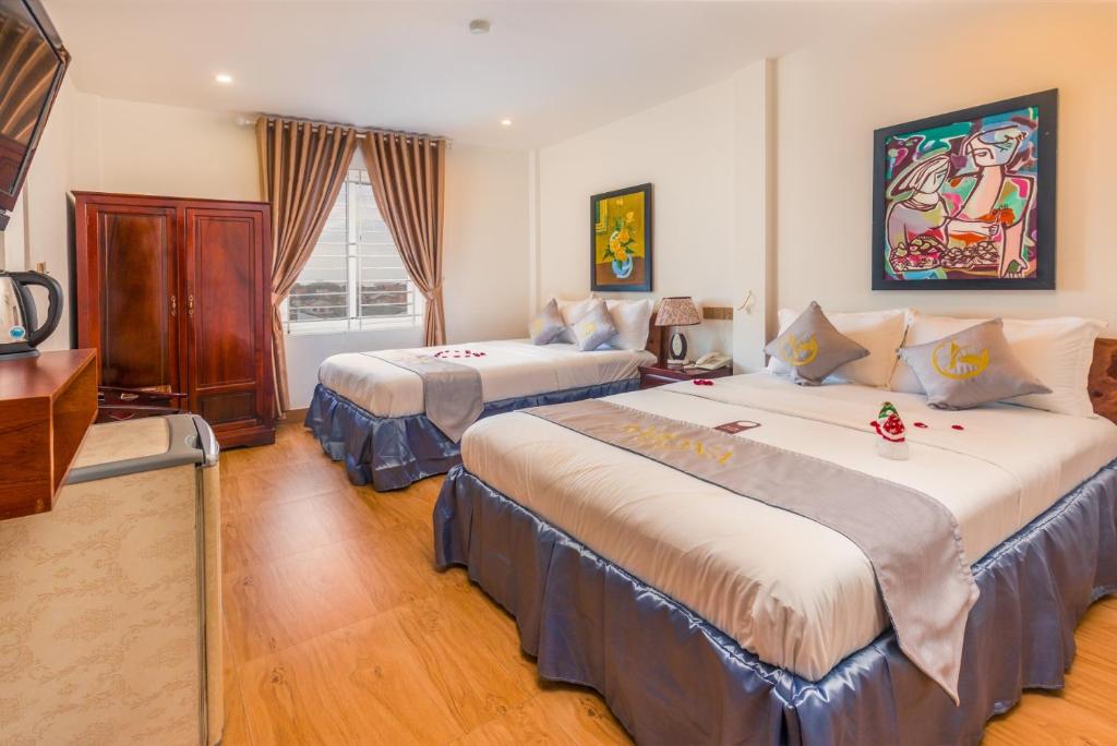 Amona Hotel room 6