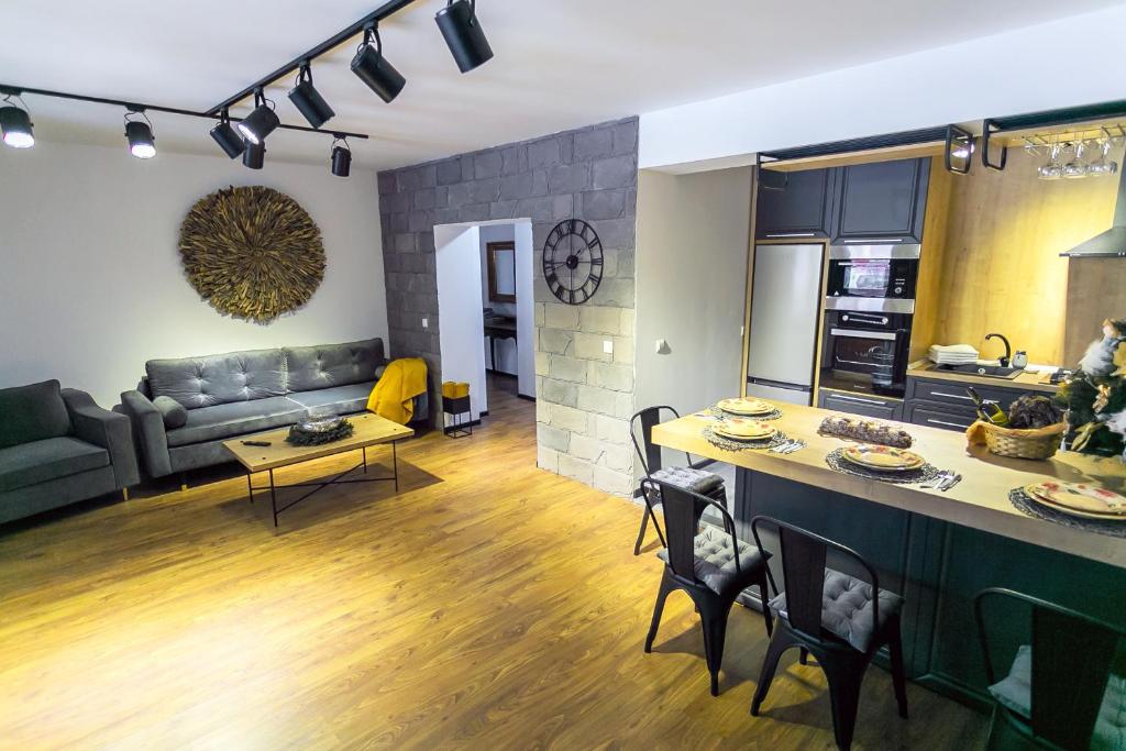 Anda Apartment room 2