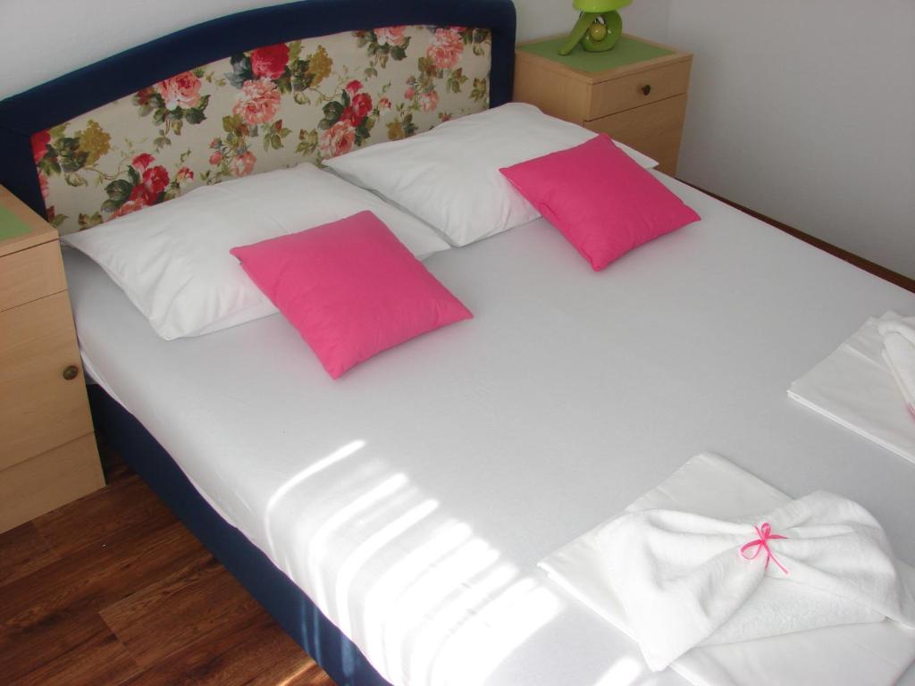 Apartment Anđelić room 2