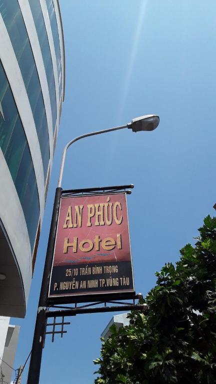An Phuc Hotel room 1