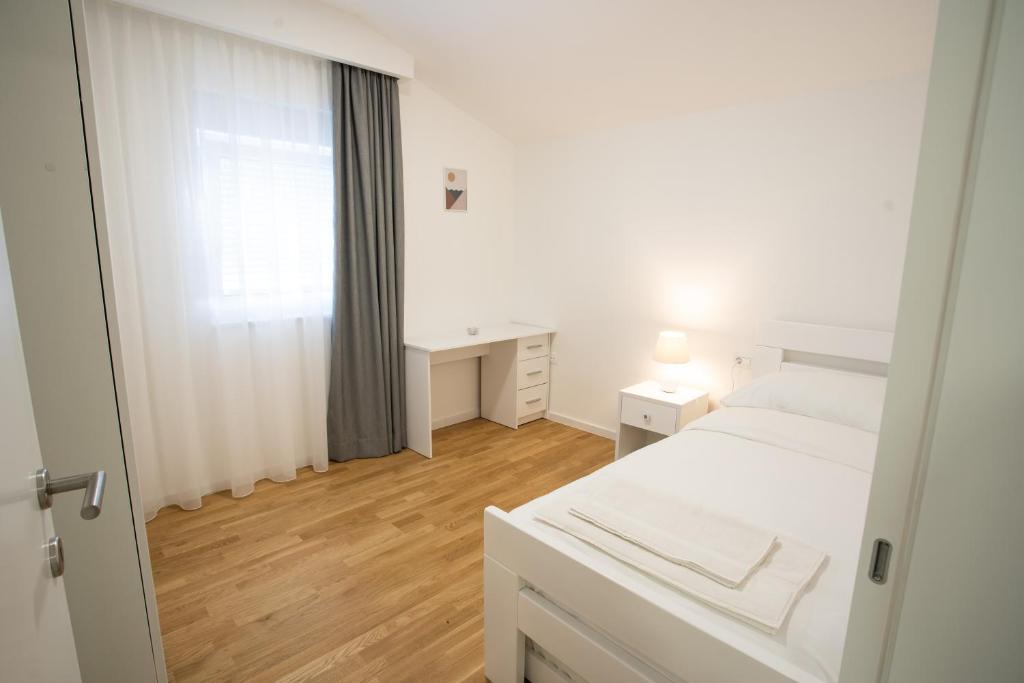 Apartmani Centar room 5