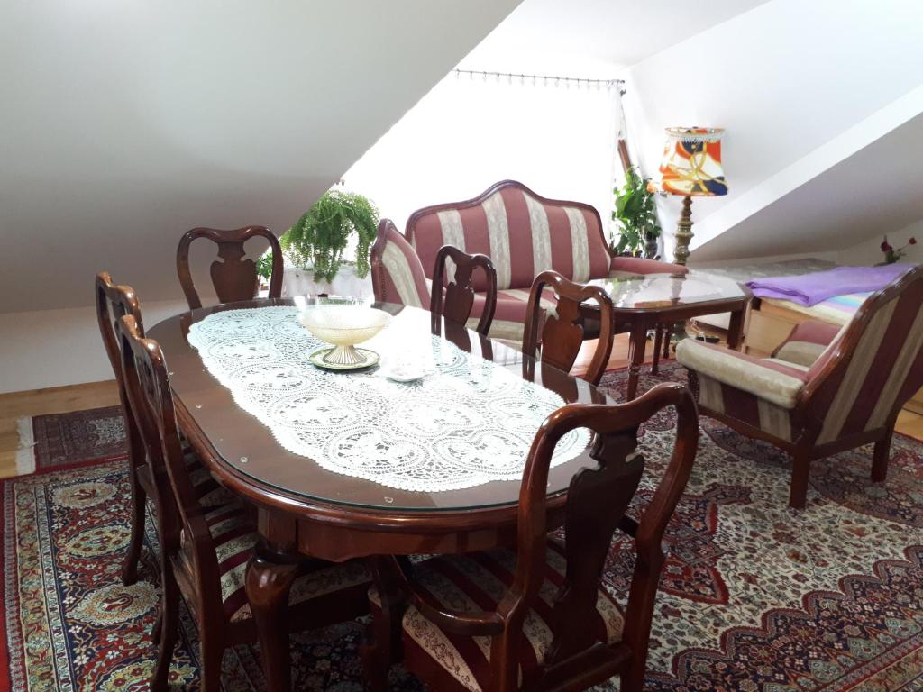 Apartment Sun room 1