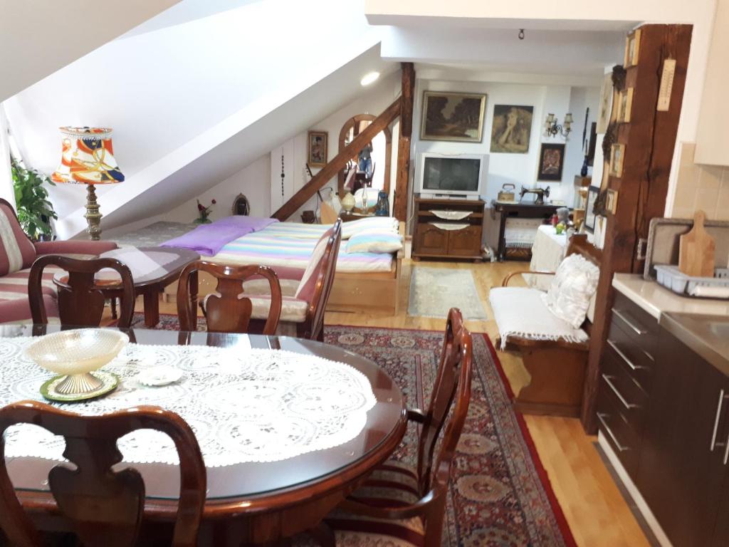 Apartment Sun room 6