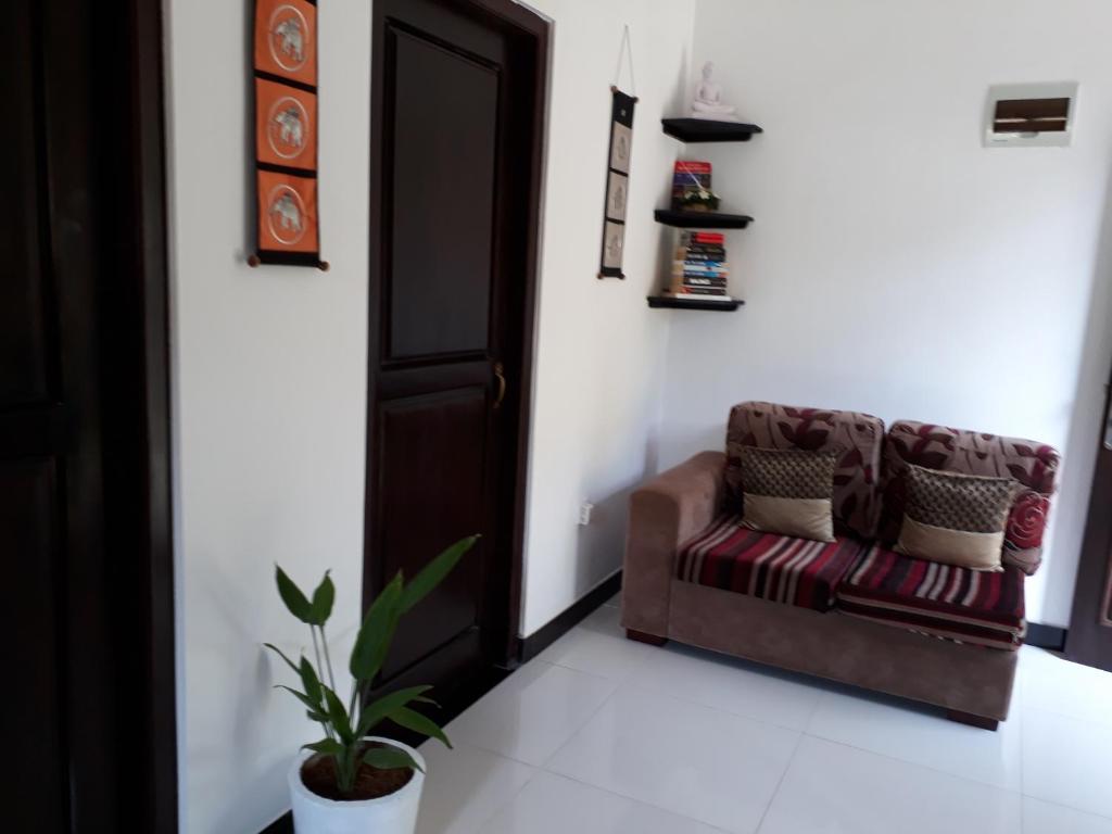 Apna Homestay Apartments room 2