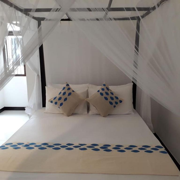Apna Homestay Apartments room 5