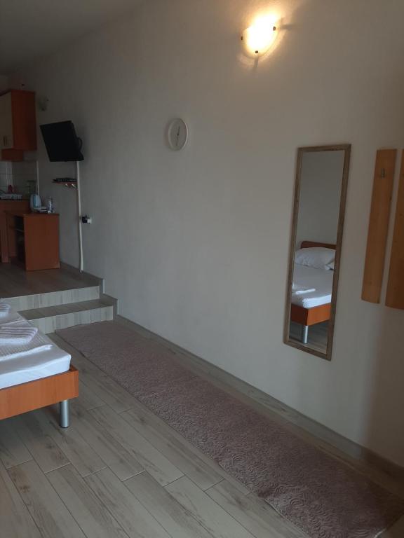 Apartments Aurora room 6
