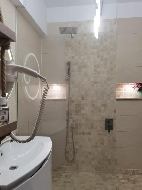 Aqua Marine Mamaia Summerland room 1