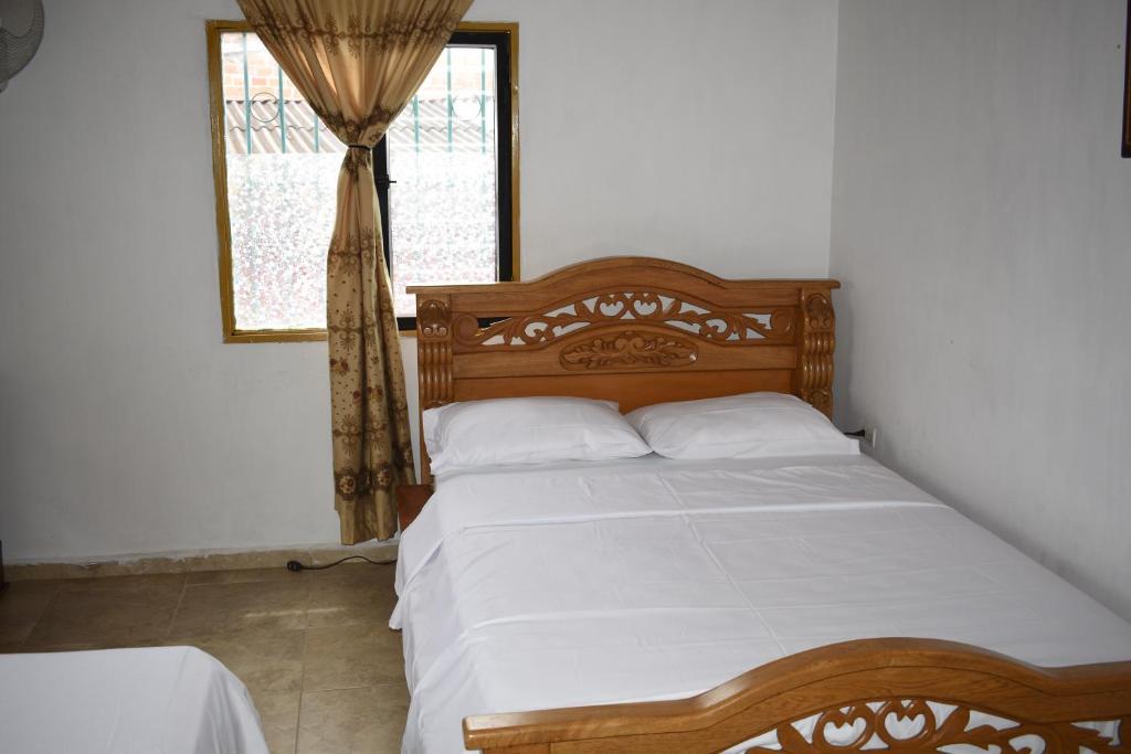 Artesanos y Turistas room 6