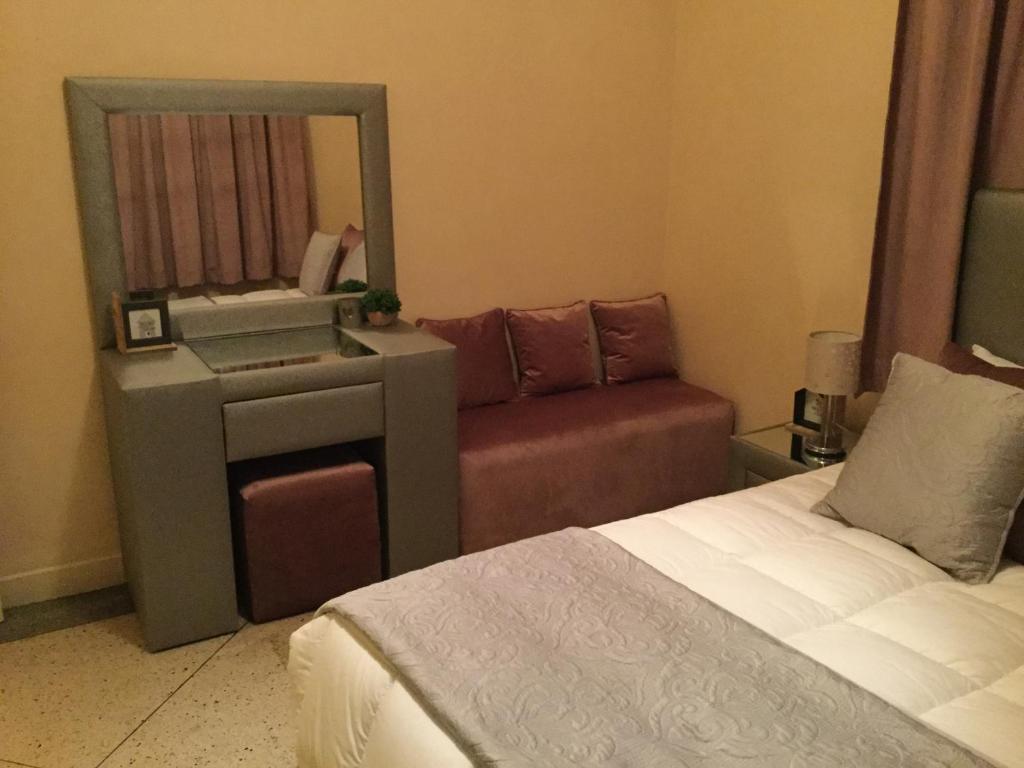 Ben House room 2