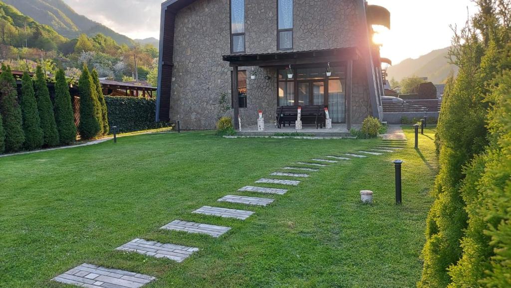 Luxury Mansion Brezoi room 6