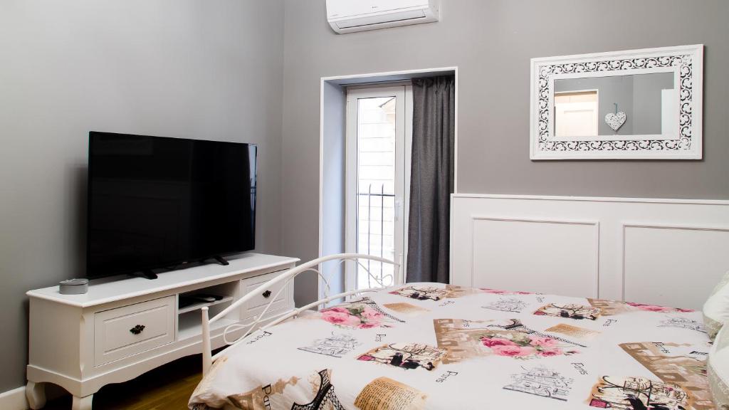 Amando Bucharest room 4