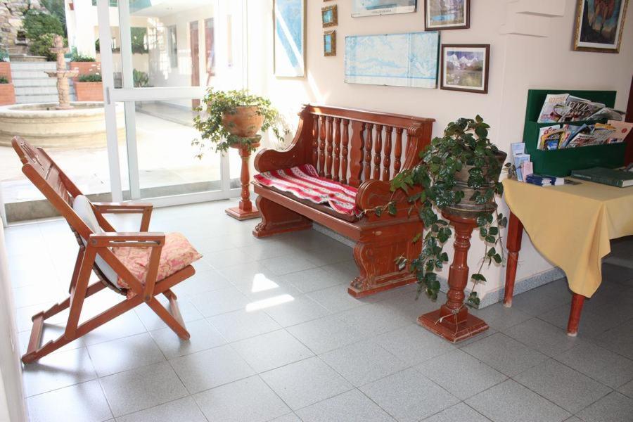 GRAND HOSTAL CARAZ DULZURA room 5