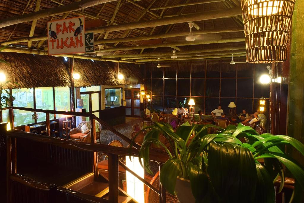 Ceiba Tops room 3