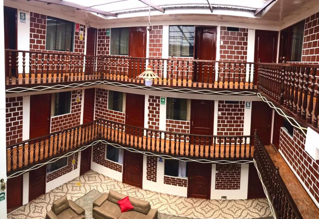 CHINCHA ALTA HS room 2