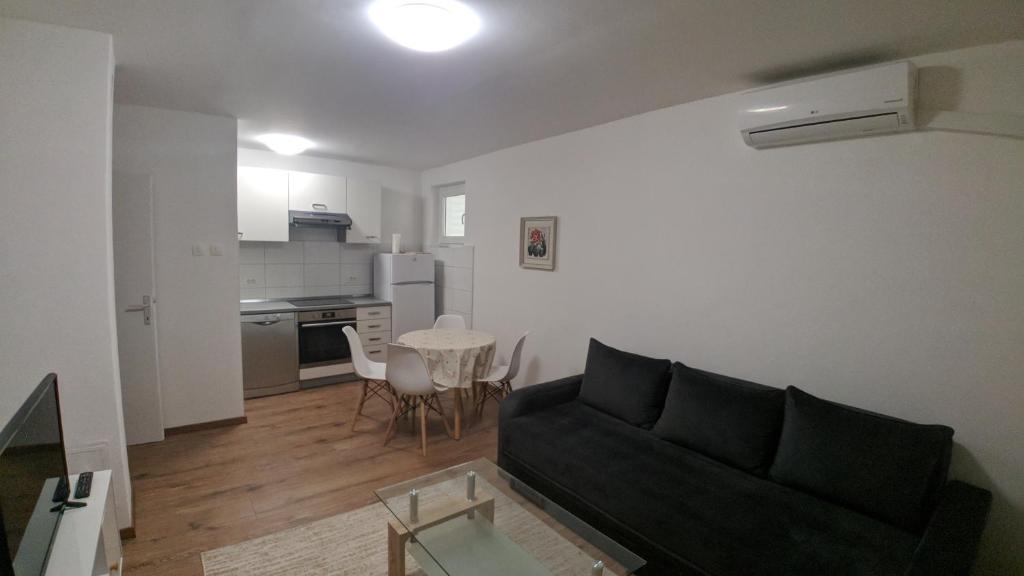 City Mid Mostar Apartment room 2