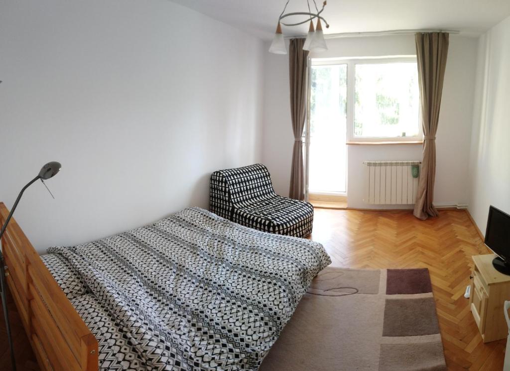 Simple and comfortable room 3