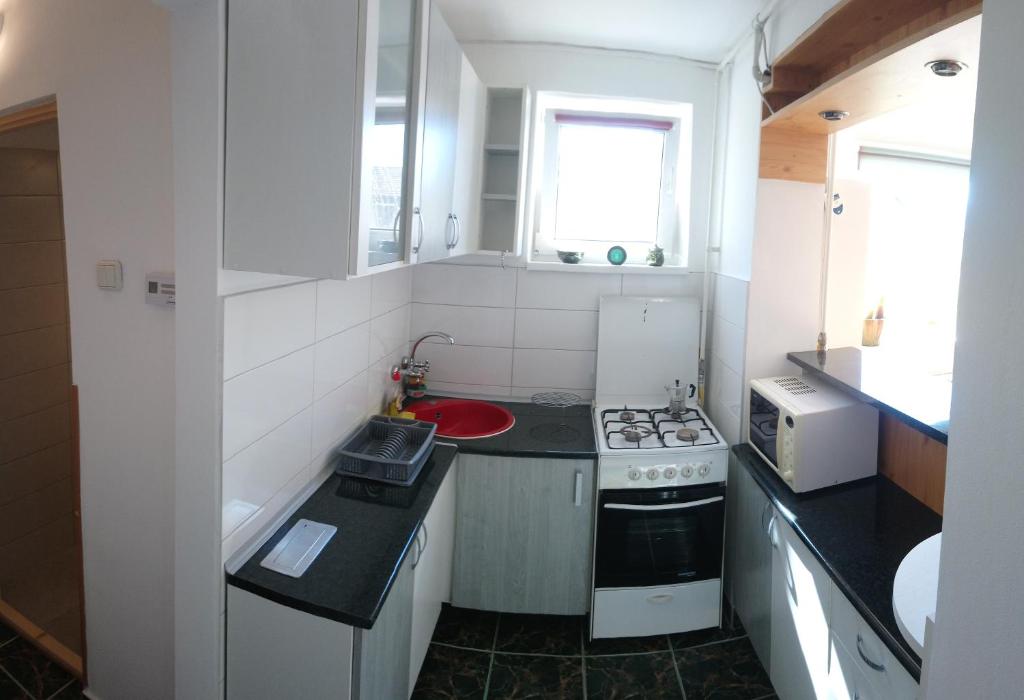 Simple and comfortable room 4