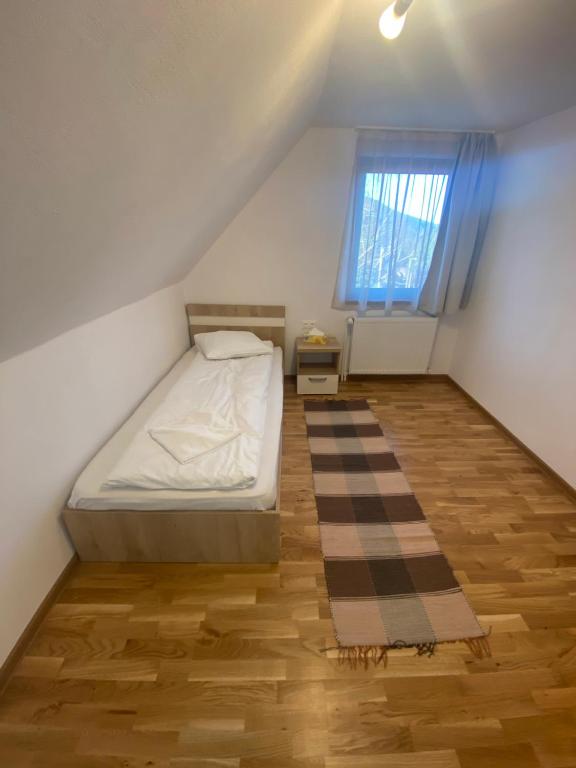 Csomád Apartments room 6