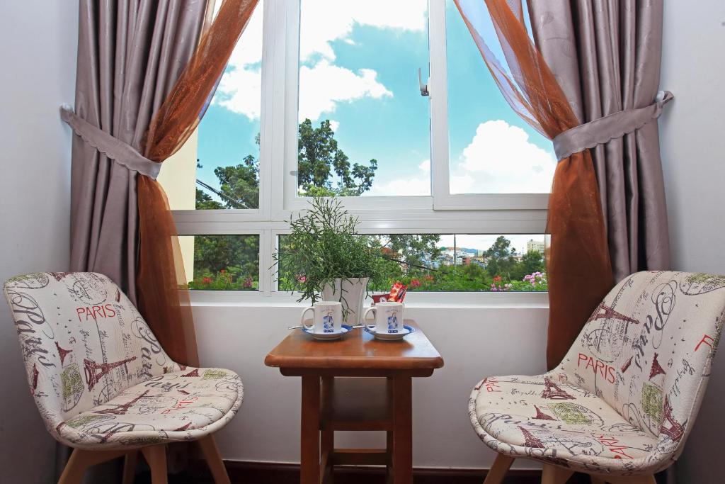 Dan Chi Hotel room 6