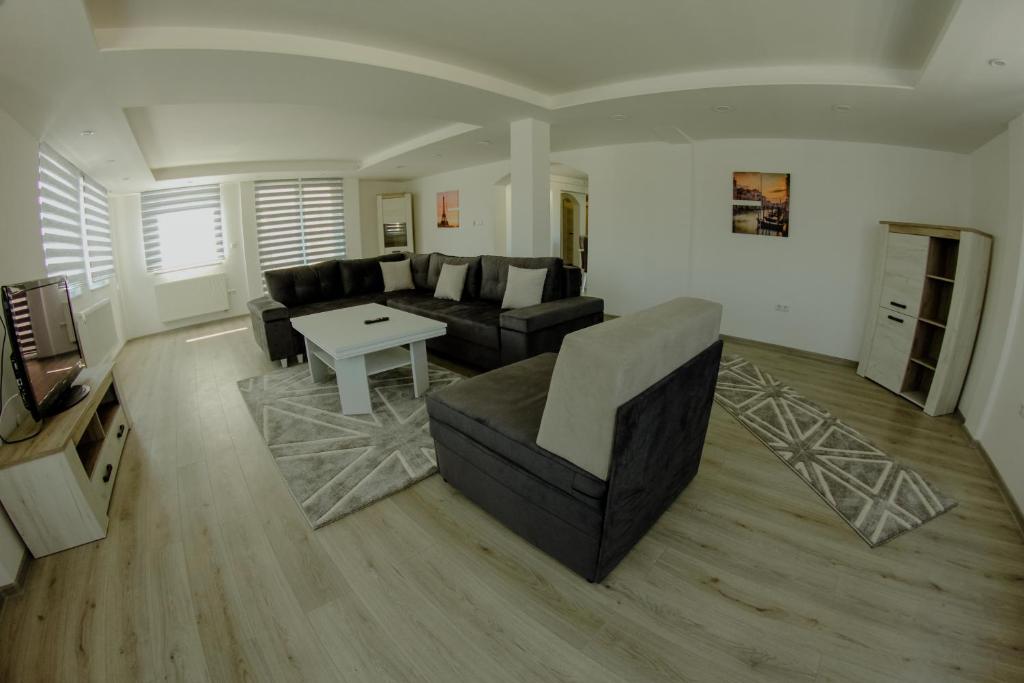 Deluxe apartments room 1