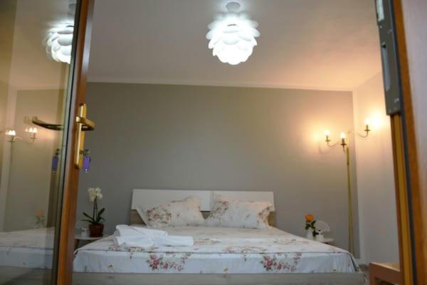 CASA DIN SAT room 5