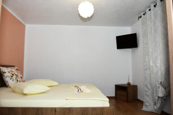 CASA DIN SAT room 6