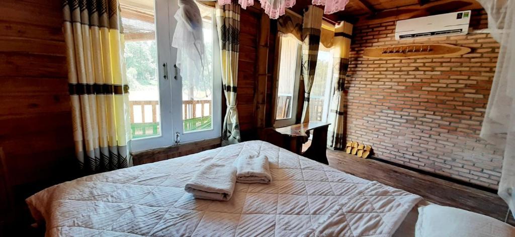 Eco Floor Bird Song Lodge room 1