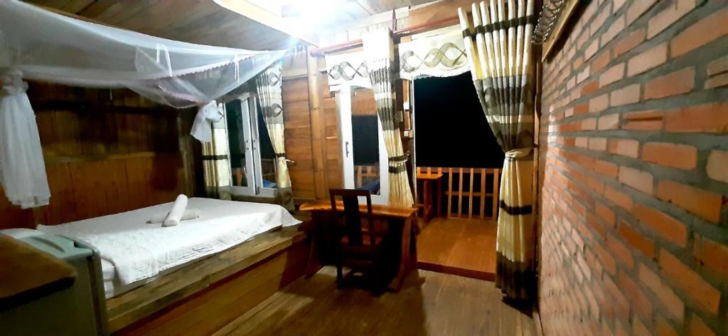 Eco Floor Bird Song Lodge room 2