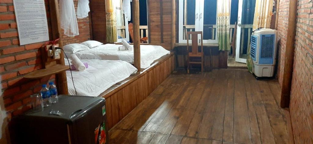 Eco Floor Bird Song Lodge room 3