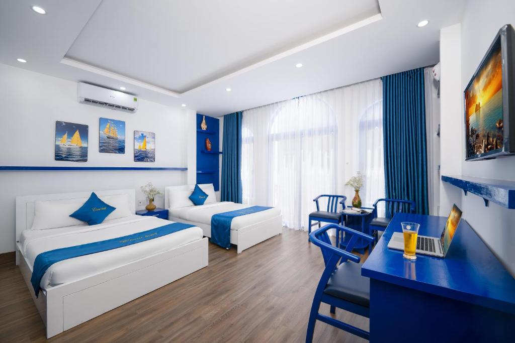 Elena Seaview Hotel room 4