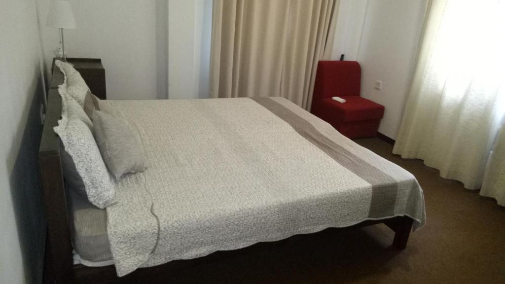 Emerald Mirror Guest Ella room 2