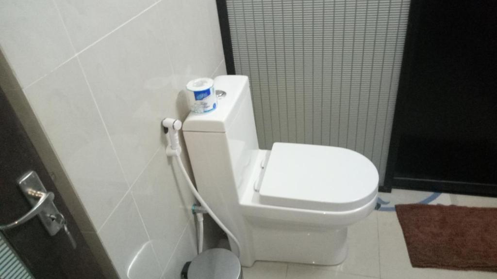 Emerald Mirror Guest Ella room 6