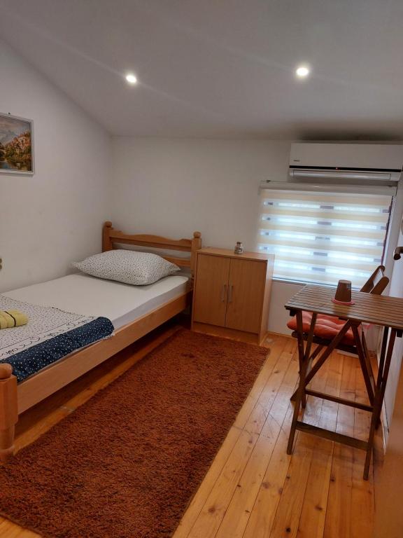 Hostel Enardi room 6