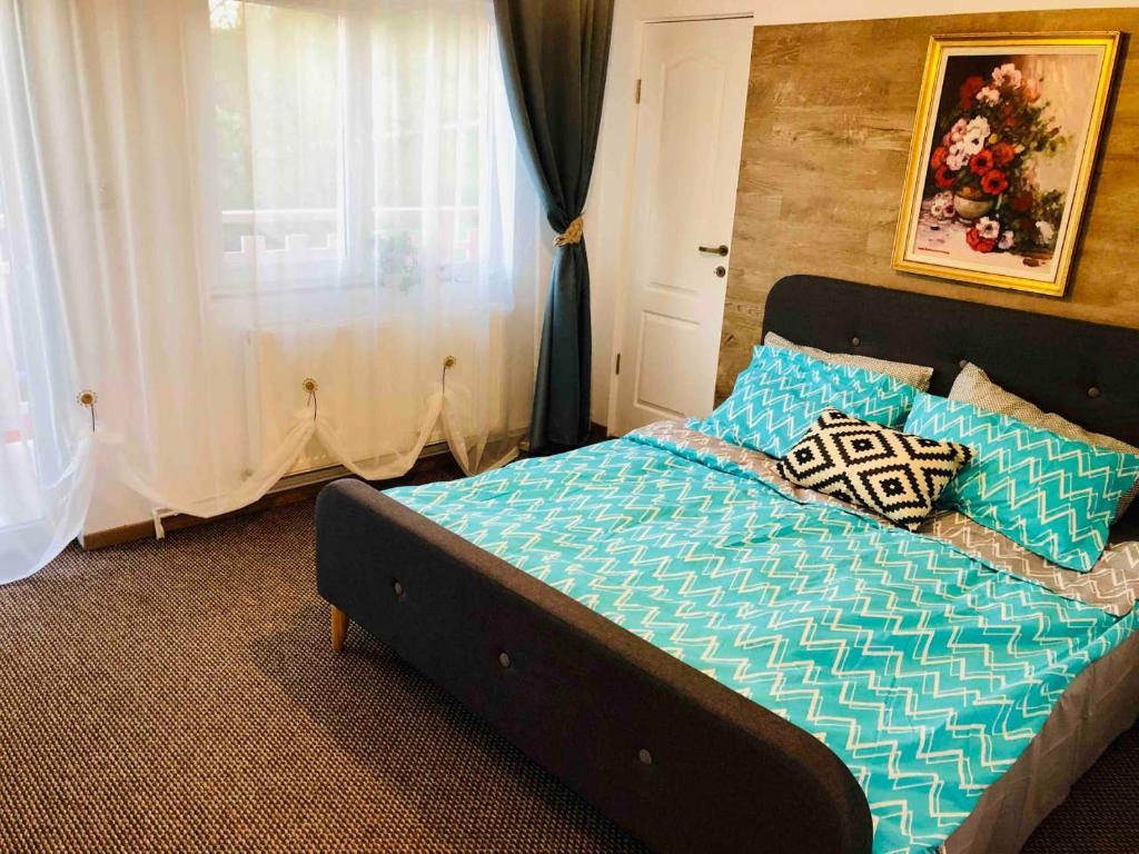 Charming Home by Feleacu room 5