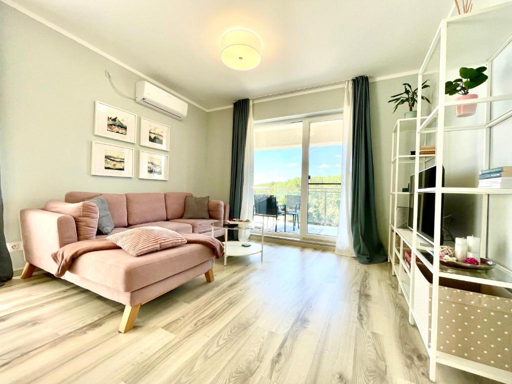 Forest View Apartment room 4
