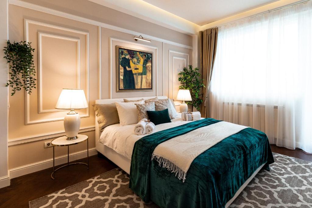 Golden Nest room 1