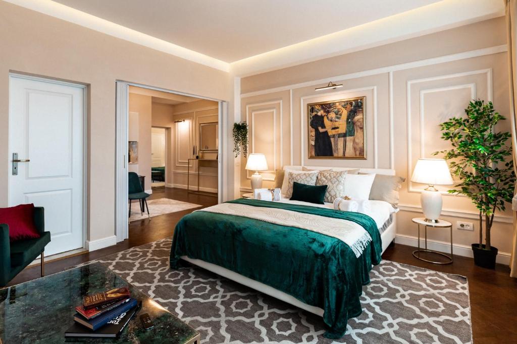 Golden Nest room 3