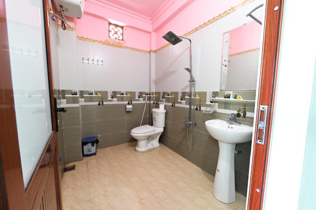 Hoa Biển Hotel room 4