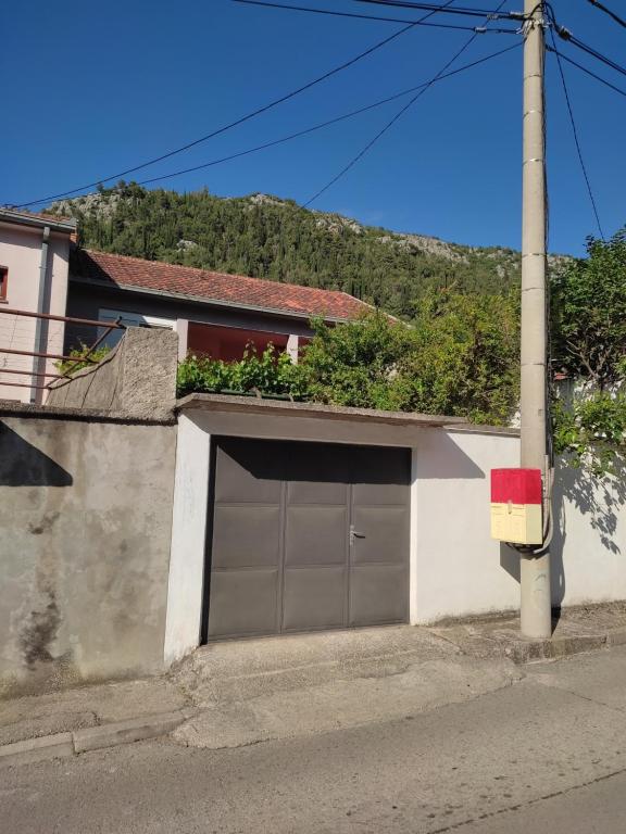 Herzegovinian Hobbiton room 4