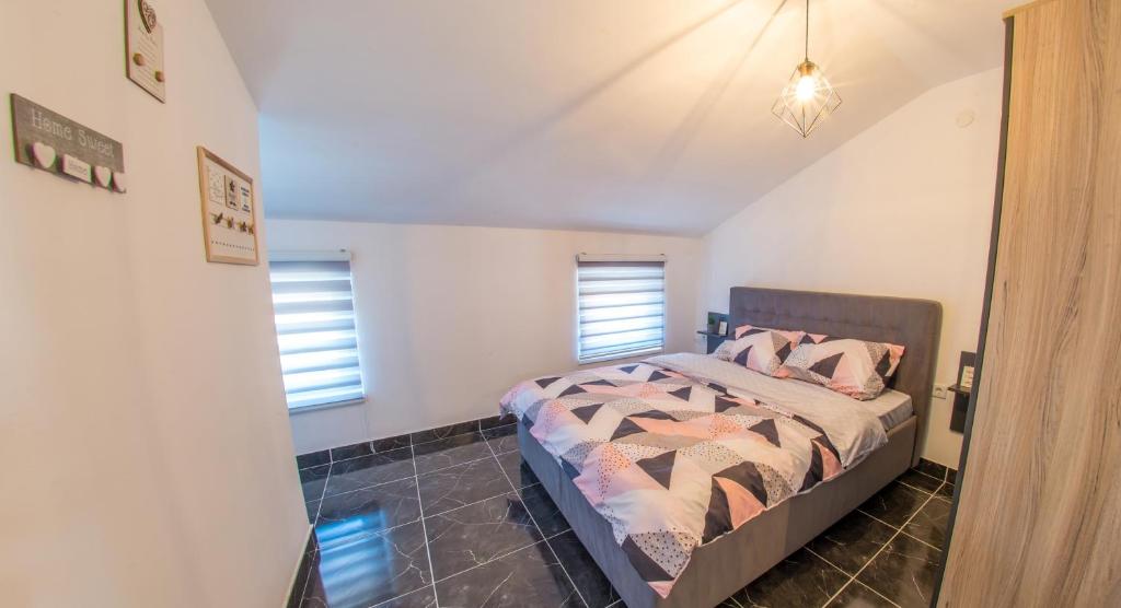 The Jewel of Mostar room 1