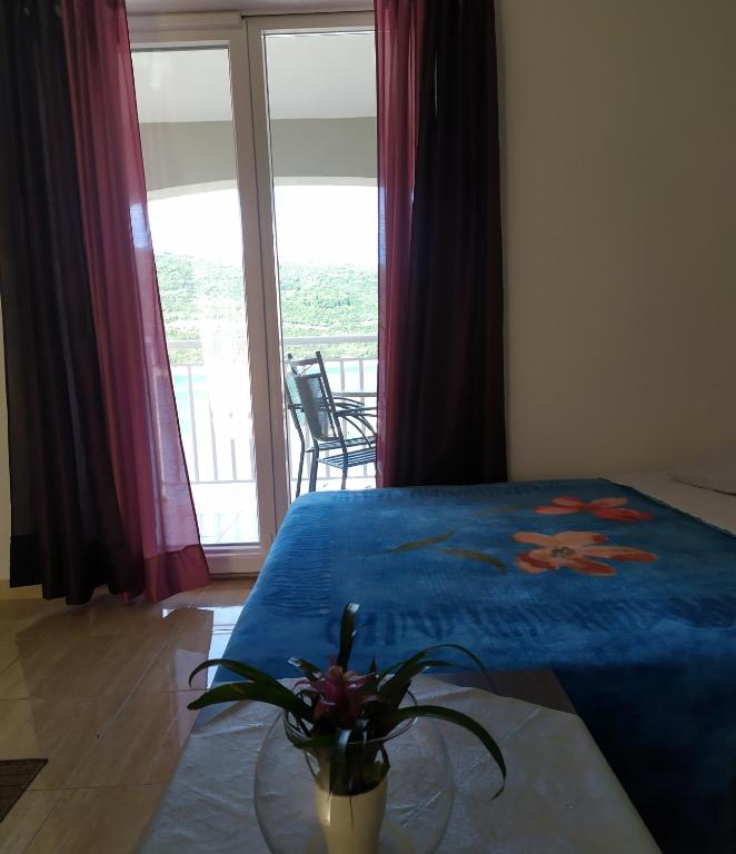 Apartmani Jopi room 2