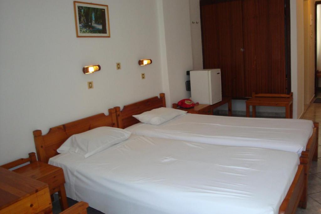 Karis Hotel room 2