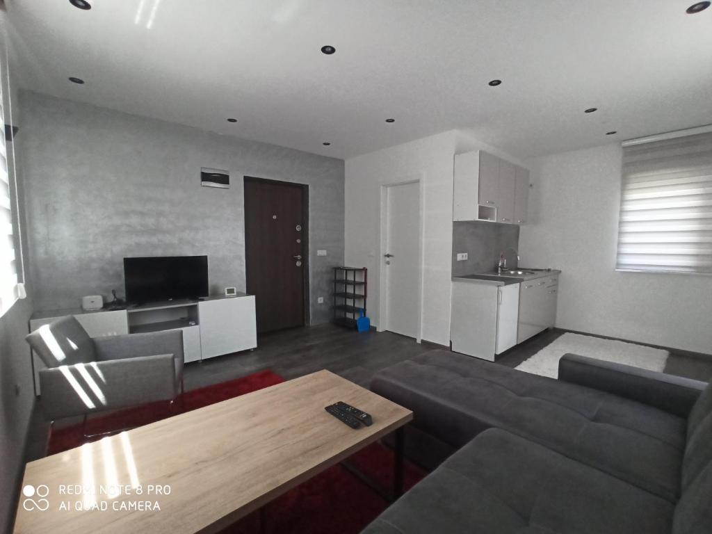 Apartmani Kula room 1