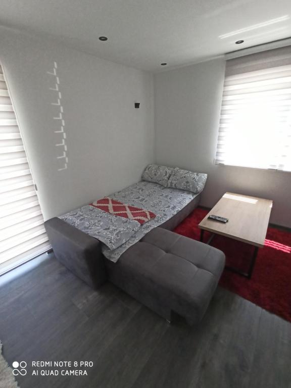 Apartmani Kula room 5